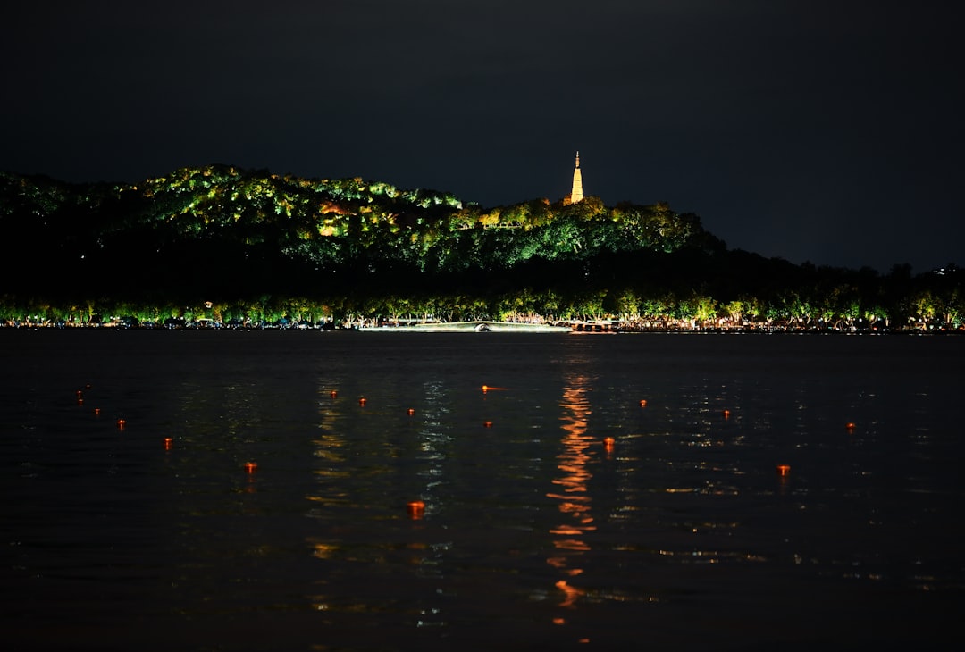 SQ - BEIJING SUZHOU WUZHEN HANGZHOU SHANGHAI 9D START SURABAYA